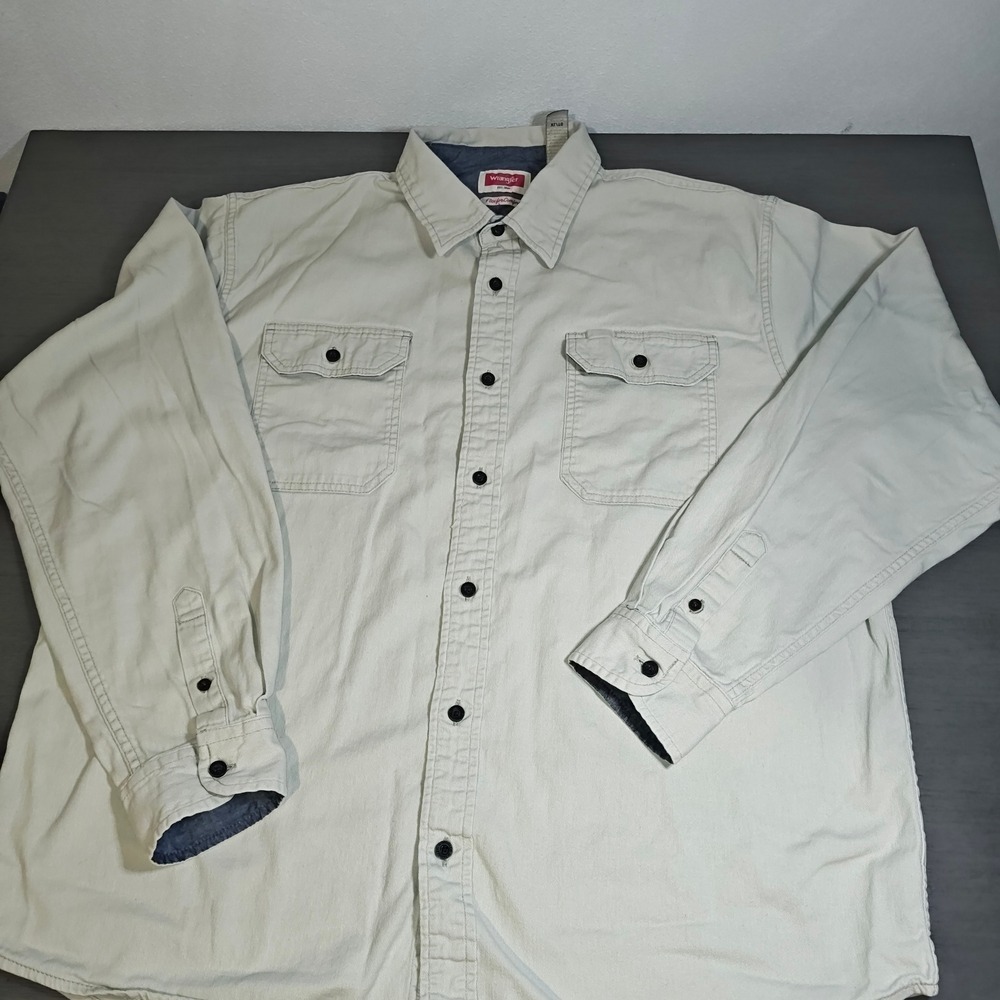 Wrangler Light Cream Button-Front Shirt with Black Logo